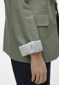 Vero Moda VMLILJA - Bleiser - laurel wreath