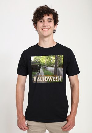 HALLOWEEN MICHAEL MYERS BEHIND BUSH - T-shirt imprimé - black