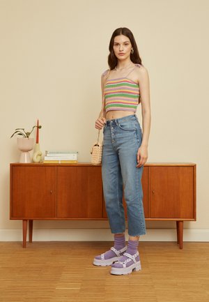 CROP - Calças de ganga de perna direita - medium indigo