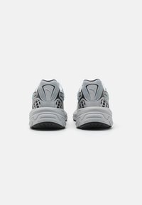 Puma VELOPHASIS ALWAYS ON - Baskets basses - platinum gray/silver