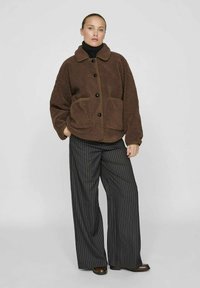 VILA GEKNÖPFTE TEDDY - Fleecejacke - fossil