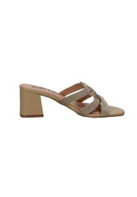 Sandalo beige con tacco alto, dotato di cinture intrecciate e un tacco a blocco solido. Soletta liscia e design della punta arrotondata e aperta.