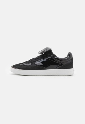 KARL LAGERFELD, Baskets basses - black