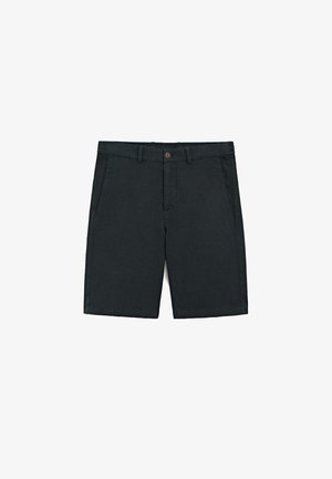 Schwarze Shorts mittlerer Länge mit Gürtelschlaufen, seitlichen Taschen, vorderem Knopf und Reißverschluss, dargestellt vor weißem Hintergrund.