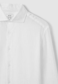 REGULAR FIT - RUBAN BUTTON THROUGH - Košeľa - white