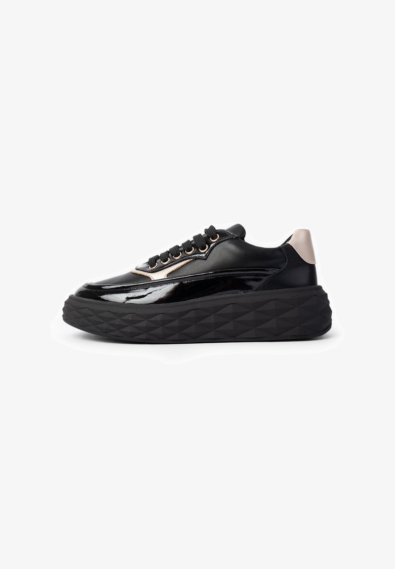 Bata Športni copati - black