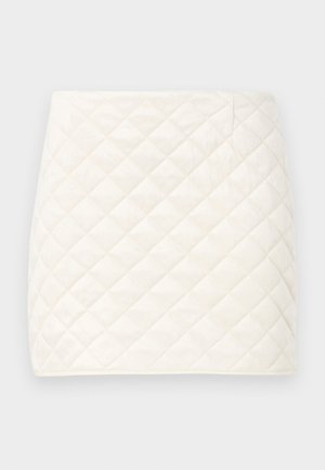 Κουβερτίνα μίνι φούστα από μαλακό λευκό ύφασμα, με διαμαντένιο σχέδιο και καθαρές γραμμές, με λείο τελείωμα και χωρίς ορατούς κλεισίματα.