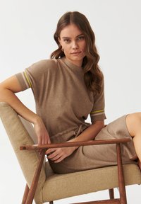 TATUUM PAM - Pulóverruha - beige
