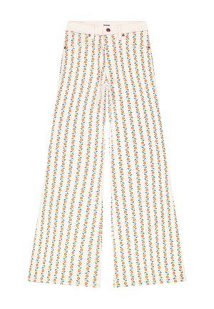 Jean taille haute à jambes larges avec des rayures florales verticales orange et bleu sur tissu blanc, doté d'un bouton et de passants pour ceinture.