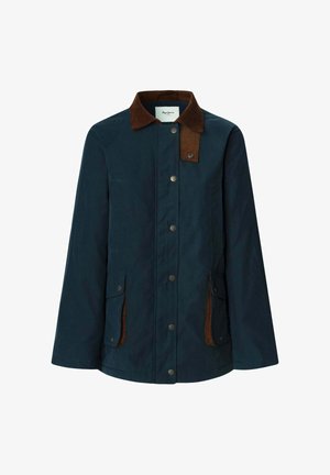 Giacca esterna blu navy con colletto in velluto a coste marrone, bottoni a pressione e quattro tasche; materiale liscio con un design leggermente strutturato.