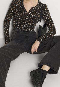 ONLY Neuletakki - black