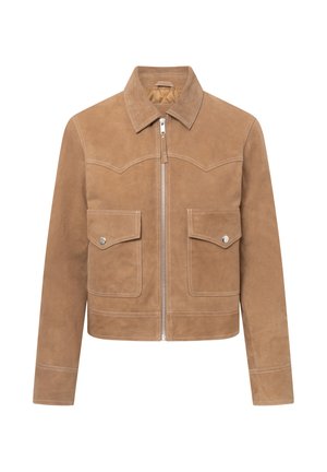 Giacca in suede color cuoio con cerniera frontale, due tasche con pattina e bottoni a pressione, e colletto appuntito, con cuciture a contrasto bianche.