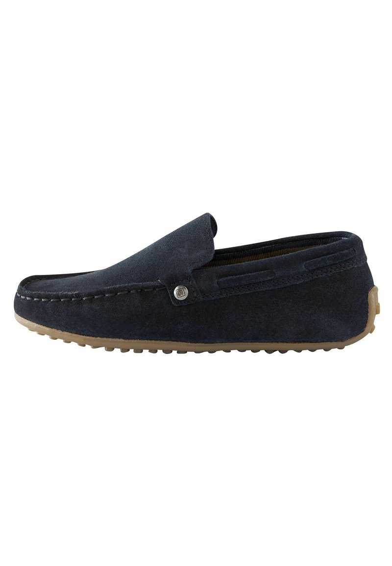 Mocassin pour homme en daim bleu marine avec coutures de style mocassin, design sans lacets, semelle en caoutchouc beige avec crampons antidérapants.