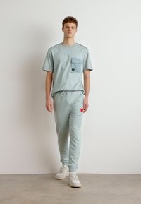 HUGO DOAK - Tepláky - open grey