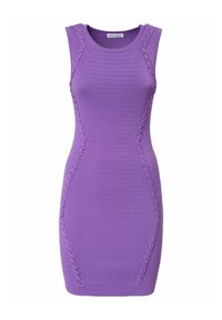 Robe moulante sans manches de couleur violette avec une texture côtelée, présentant des accents tressés sur les côtés et un col rond.