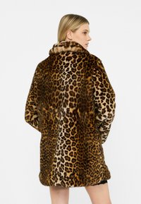 LIU JO ANIMAL-PRINT - Zimná bunda - brown