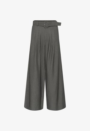 Sive široke hlače visokog struka s uspravnim prugama, naborima i remenom od istog materijala, prikazane na bijeloj pozadini.