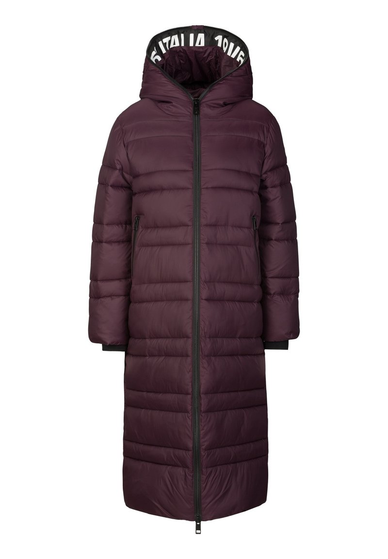 Paarse gewatteerde lange jas met een capuchon, voorzien van een ritssluiting, twee zijzakken en zwarte accenten aan de binnenzijde van de capuchon.