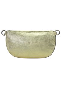 Metalen gouden leren tas met een afgeronde vorm, voorzien van zilveren hardware ringen aan beide uiteinden en een gladde, glanzende textuur.