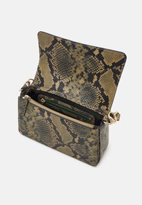 Tommy Hilfiger LUXE CROSSOVER - Käekott - sand