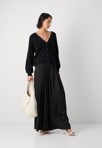Mos Mosh THORA V-NECK - Kofta - black