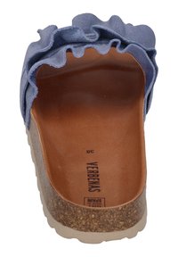 Blauwe suède instapsandalen met gerimpelde accent, bruine leren binnenzool, kurkachtige middenzool en gestructureerde rubberen buitenzool. Maat 38.