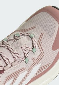 Adidas Terrex TRAILMAKER 2 - Turistiniai batai - warm clay off white quiet crimson