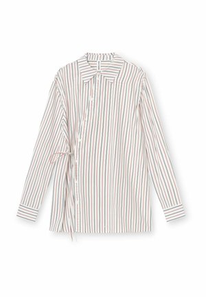 Balta svītraina garroku krekls ar vertikālām sarkanas un melnas krāsas svītrām, pogu priekšpuse un regulējams sasiešanas elements vienā pusē.