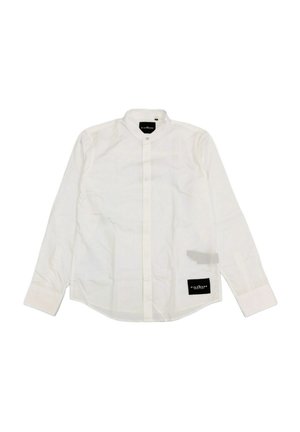 Camicia bianca a maniche lunghe con colletto arrotondato, in tessuto di cotone, etichetta sul lato sinistro e chiusura con bottoni frontale. Texture liscia.