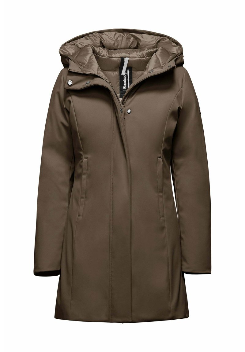 Bruine waterdichte jas met een gevoerde capuchon, rits aan de voorkant, zijzakken en lange mouwen. Heeft een gladde textuur en een aangesloten ontwerp.