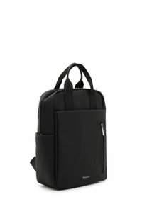 Sac à dos noir en matériau lisse, avec deux poignées supérieures, une poche zippée à l'avant et une poche plaquée sur le côté. Design géométrique avec des accents minimalistes.