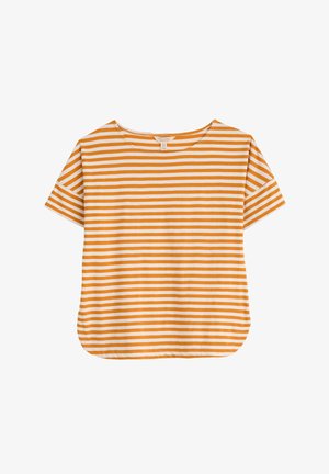 Tricou cu mânecă scurtă în dungi, de culoare portocalie și albă, având o decolteu larg și o croială lejeră, cu un tiv ușor curbat.