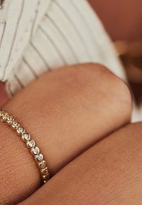 Isabel Bernard Bague - gold coloured