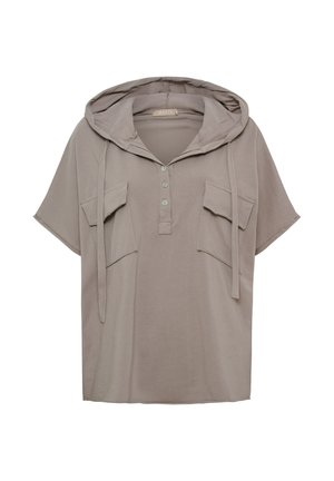 Kortærmet taupe hættetrøje med forlommer med klapper, knapper foran og snore, der hænger fra hætten.