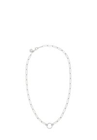 Sølv halskæde med forlænget linkdesign, prydet med en cirkulær forbindelse og en lille lås. Glat tekstur og poleret finish.