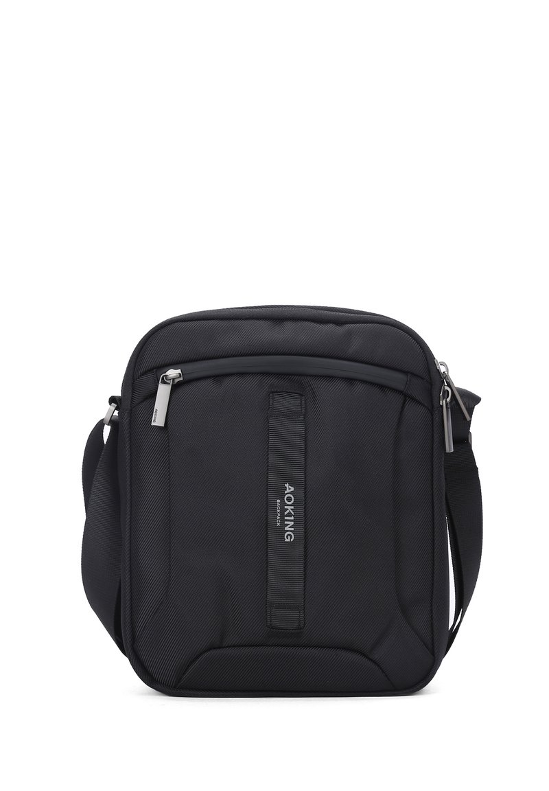 Borsa a spalla nera realizzata in nylon testurizzato, con una tasca frontale con zip, tracolla regolabile e un accento del logo sul davanti.