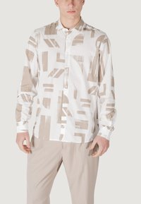 Niet geselecteerd, beige