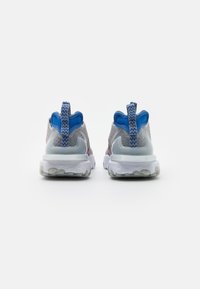 Nike Sportswear REACT VISION - Sapatilhas - light smoke grey/university red