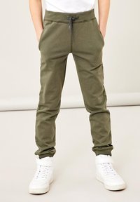 Name it JOGGING 2-ER  - Jogginghose - schwarz khaki