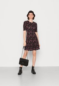 Even&Odd Vestido de malha - black/multi coloured