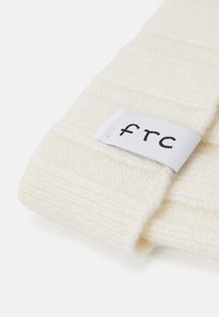 FTC Cashmere Beanie - pristine white