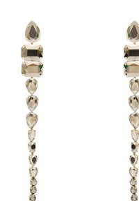 Zlaté visací náušnice s jiskřivým povrchem, zdobené čirými broušenými krystaly různých tvarů: kapkovité, čtvercové a obdélníkové, uspořádané vertikálně.