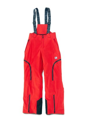 Pantalones de esquí rojos con tirantes negros ajustables, dos bolsillos laterales con cremallera y detalles negros en los puños y bolsillos. Textura de tela suave.