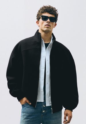Bershka HEAVY CLOTH - BOMBER JACKET - Leichte Jacke - black