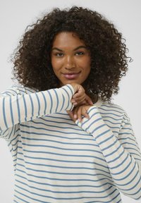 Kaffe Curve WINNI - Top dugih rukava - ant white/windward stripe