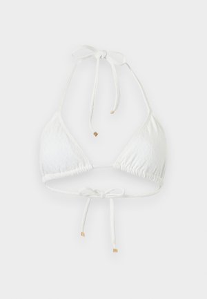 Biely trojuholníkový bikiny top s nastaviteľným viazaním okolo krku a na chrbte, s malými zlatistými kovovými akcentmi na koncoch šnúr.