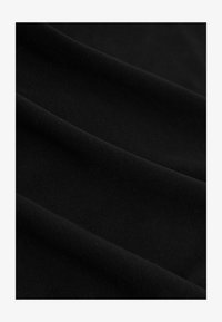 Selezionato, black