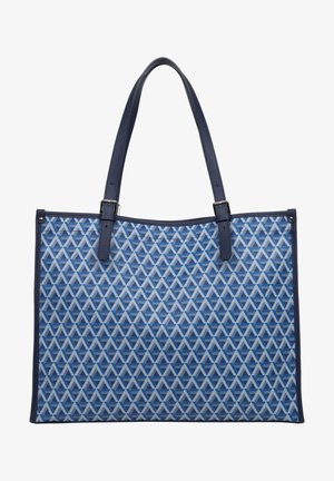 Sac fourre-tout bleu avec un motif géométrique de triangles sur une surface texturée, présentant des poignées et des bordures en cuir bleu marine, avec des accents en métal.