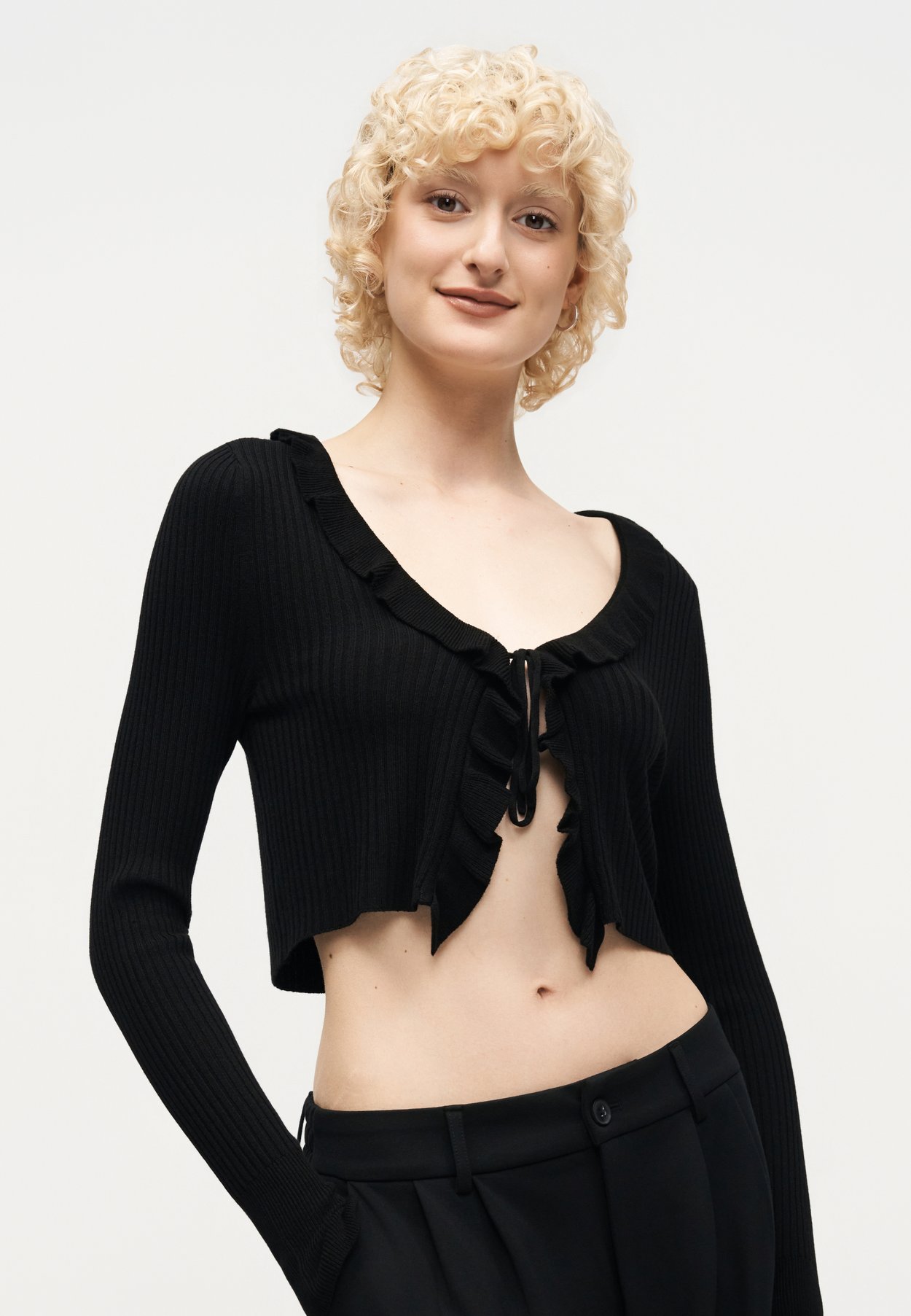 ONLMILA SHORT RUFFLE CARDIGAN