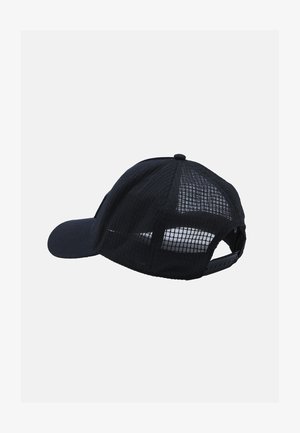 Czarna czapka z jednolitą przodową częścią i siateczkowym tyłem. Posiada zakrzywiony daszek oraz regulowany plastikowy pasek dla lepszego dopasowania.